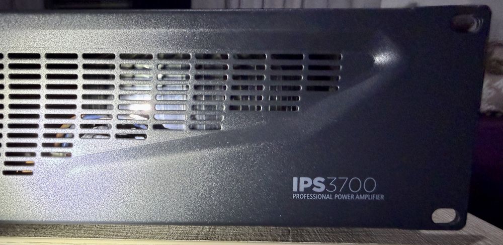 Vand amplificator  rcf ips3700