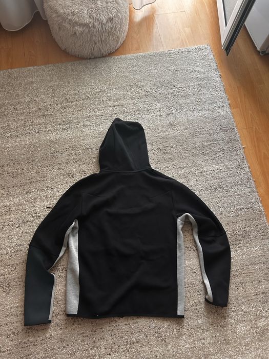 Tech fleece gri cu negru (livrez doar in pitesti)