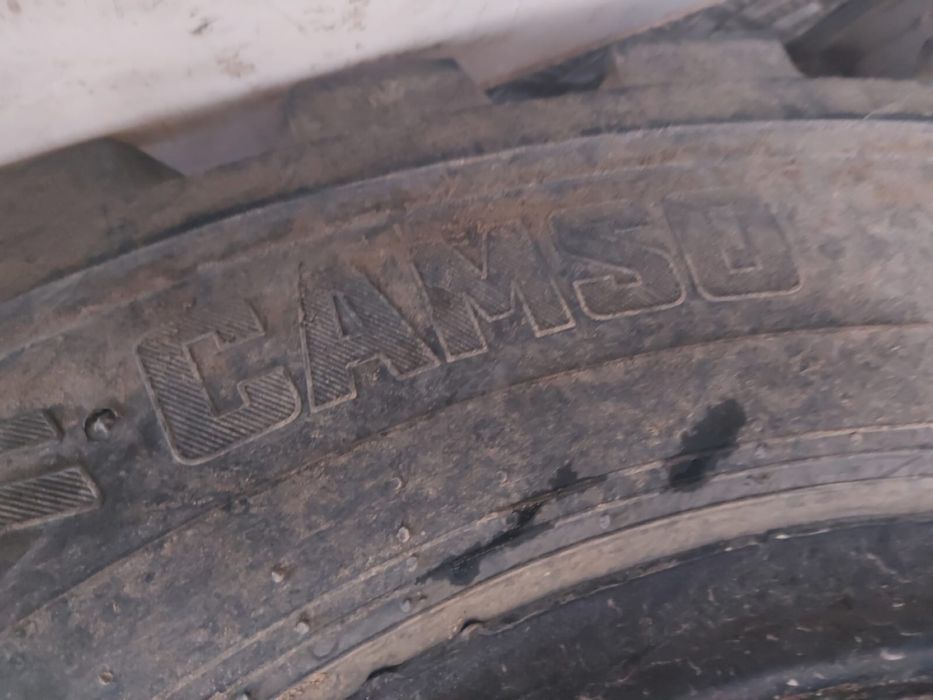 Vand cauciucuri 1000/20+ excavator Komatsu pw140 pe roti