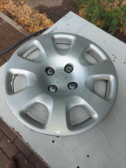 Колпаки на Reugeot R15