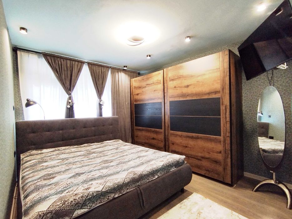 Продава се Тристаен апартамент в Перник, Изток - 98 кв.м за 1939 €/кв.м - Снимка #9