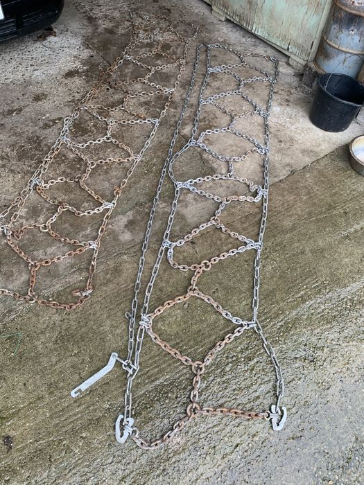 Vând lanțuri antiderapante