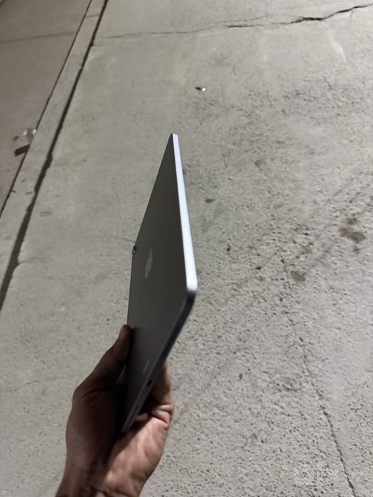 iPad Air 11” M2 — 256GB Wi-Fi