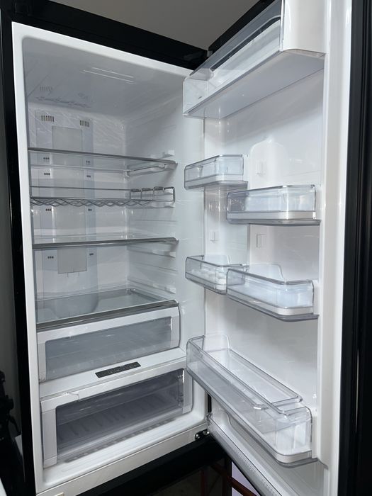 Продам холодильник Samsung RL55TTE2A