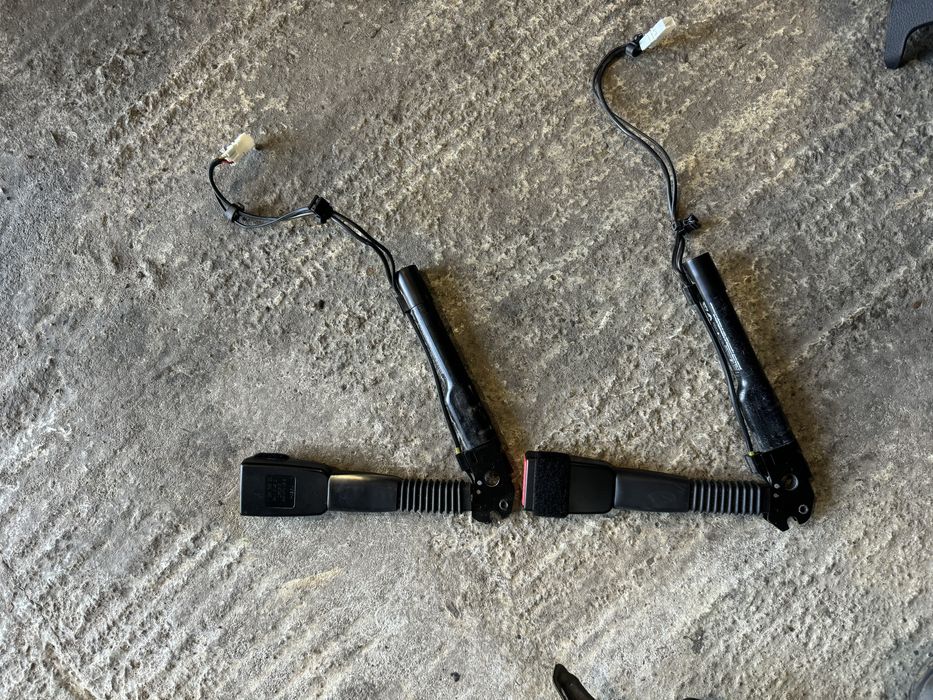 Закопчалки за колан бмв ф30 ф31 ф32 ф36 ф80 bmw f30 f31 f32 f36 f80