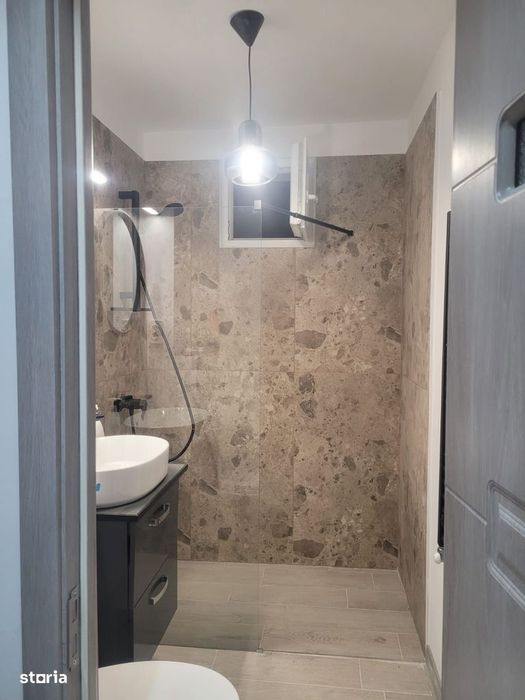Apartament 2 camere de vanzare Drumul Taberei - Raul Doamnei
