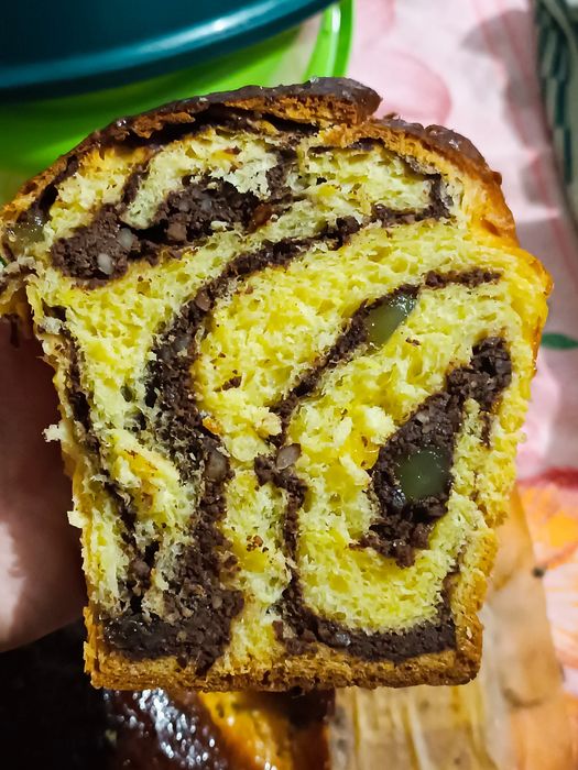 Cozonac pufos de casă cu nucă și cacao