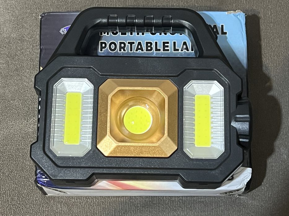 Фенер със соларно зареждане.