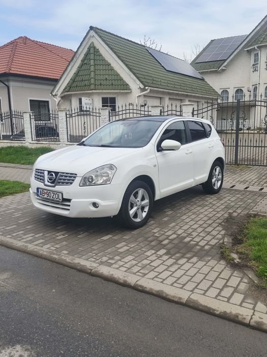 Vând nisan qashqai 1.6 benzina in stare foarte buna cu toate actele la zii