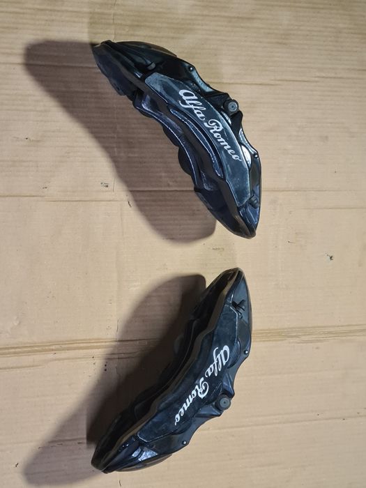 Спирачни апарати Брембо 6 бутално и 360мм дискове Алфа Джулия 2.9 QV