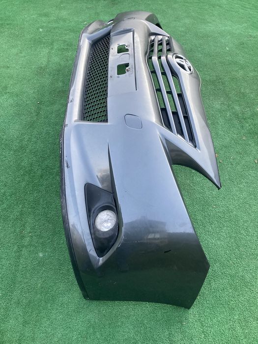 Предна броня за тойота версо/Toyota verso 09-12г