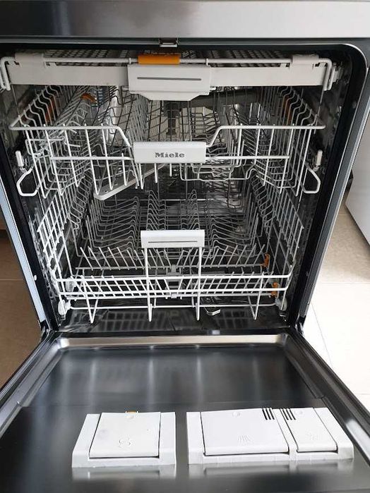 Инокс Miele Съдомиялна - Auto Open - 14 Комплекта - Свободностояща