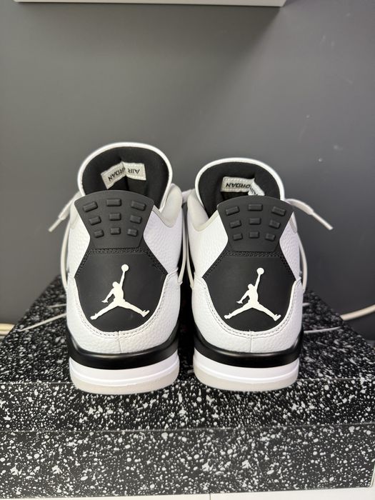 Nike jordan 4 military black