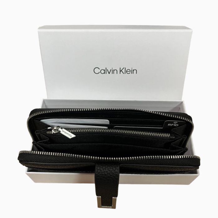 Оригинално клъч портмоне Calvin Klein K60K610487