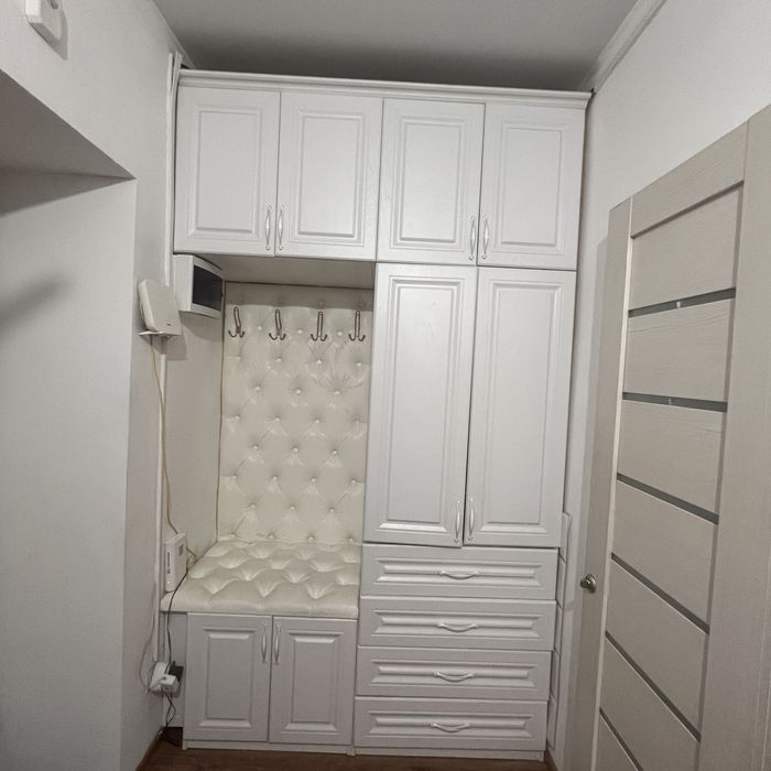 Продам шкаф в прихожую 150Х255см