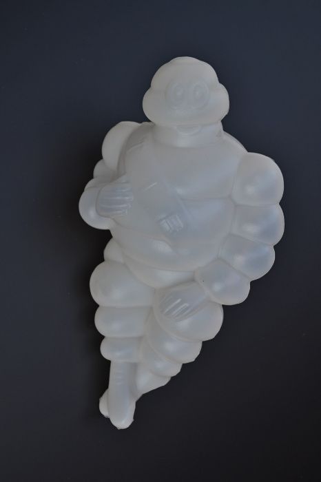 Светещо човече Мишелин 30см , 4 цвята