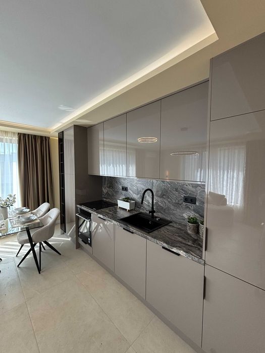 Продава се Тристаен апартамент в Пловдив, Западен - 107 кв.м за 2982 €/кв.м - Снимка #1