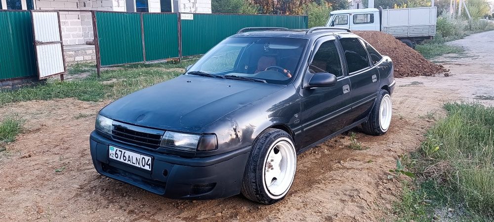 Продам Опель вектра А 2.0л карбюратор