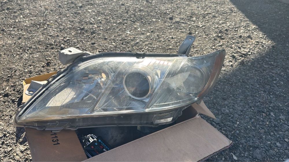 Продам фар на камри 40