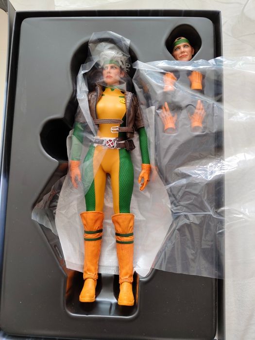 Vând figurină Rogue (X-men) scara 1/6 by Soosoo Toys