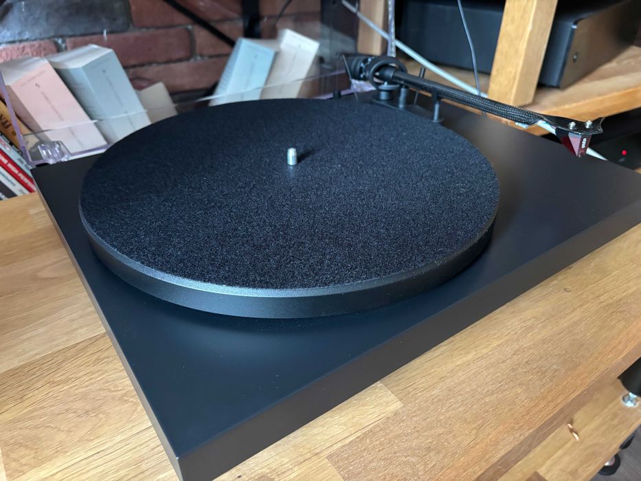 Грамофон Pro-Ject Debut Carbon EVO