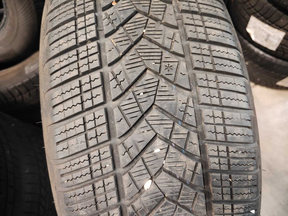 2бр.зимни гуми 235/60/20 Goodyear