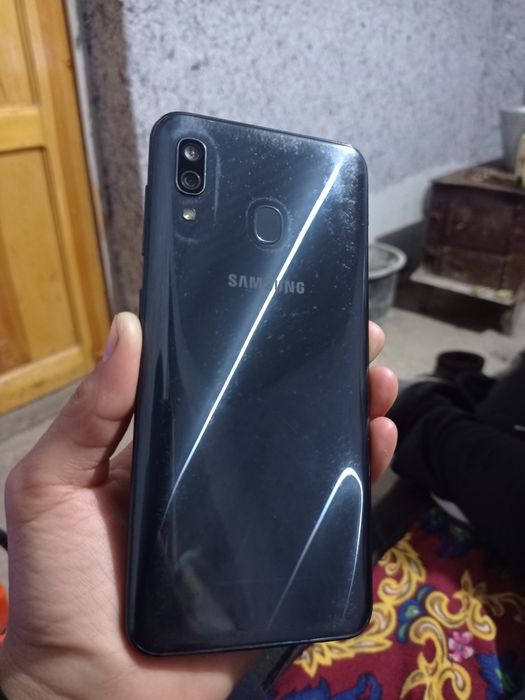 Samsung A30 продается