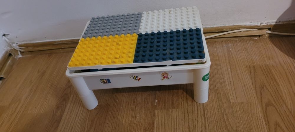 Măsuță de construit