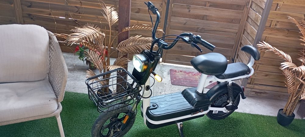 Scuter electric fara permis baterie litiu 32h