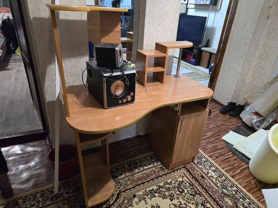 Компьютерный стол