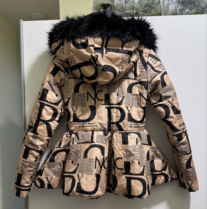 Късо дамско яке Nikole Collection