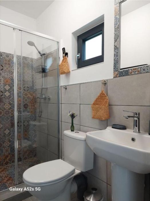 Casa cu doua apartamente