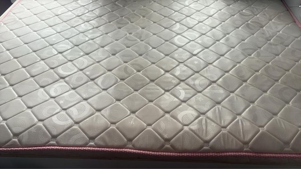 Продам матрас в хорошом состоянии