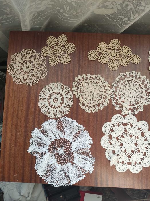 Плетива на една кука (подложки, каренца).