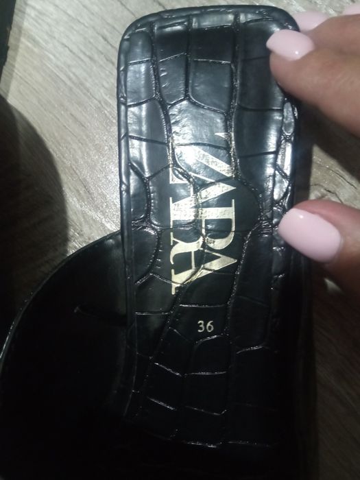 Мюлли-шлепки Zara