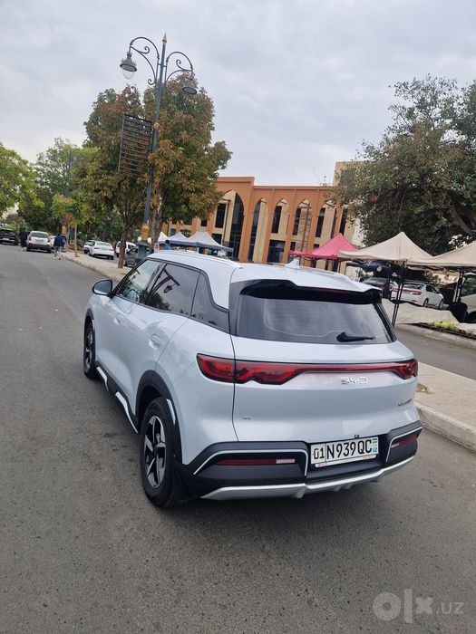 BYD Yuan Up sotiladi 2025 yil 30 ming yurgan