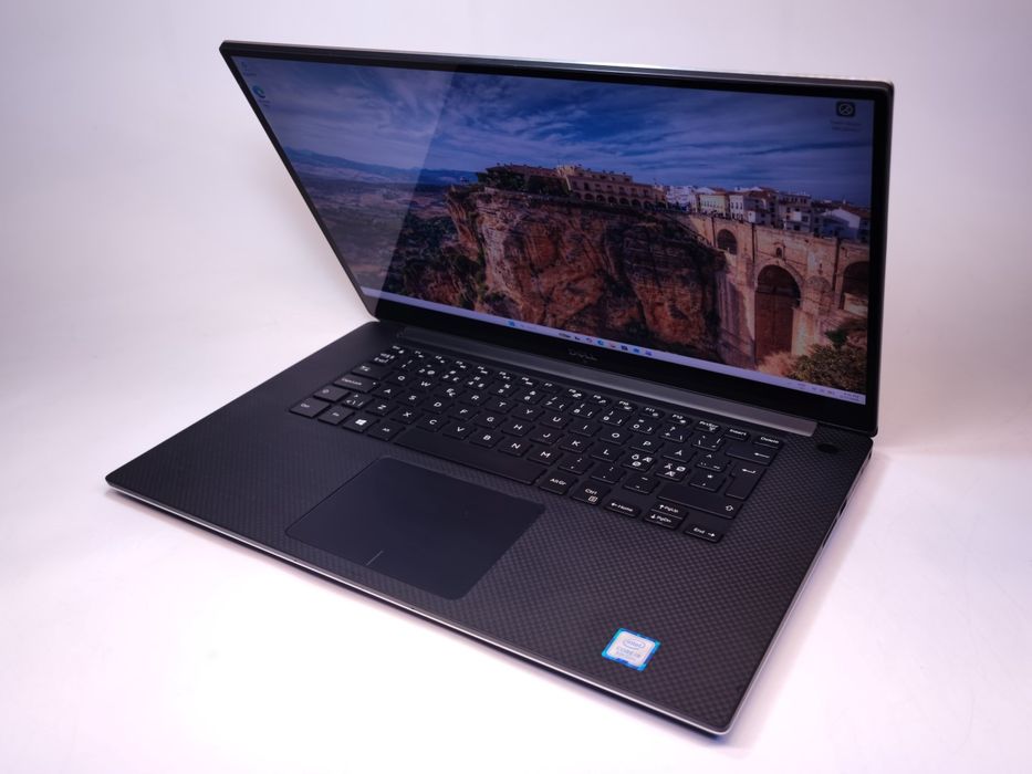 Dell Precision 5540 i9-8950HK 2.9 Ghz Nvidia Quadro P2000 | #D91731