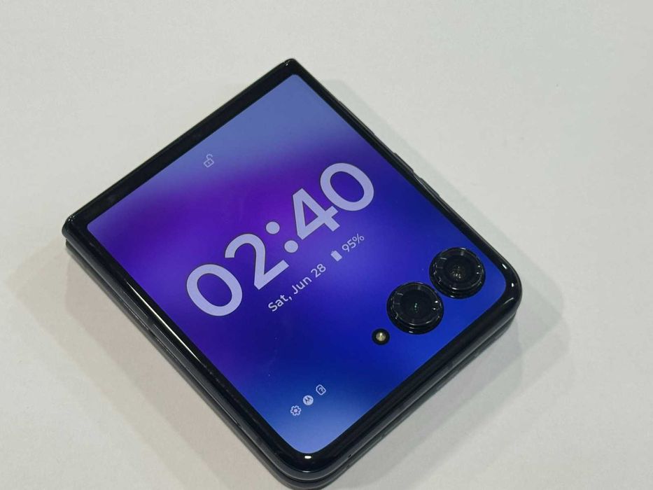 Motorola Razr 50 Ultra 5G 512GB 12GB RAM Dual