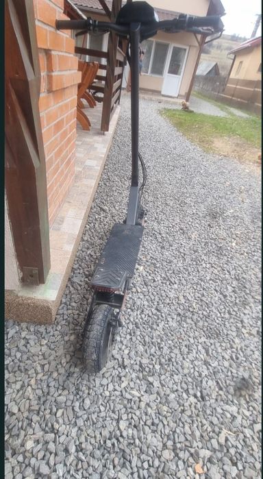 Vand trotinetă electrică g2 sau schimb