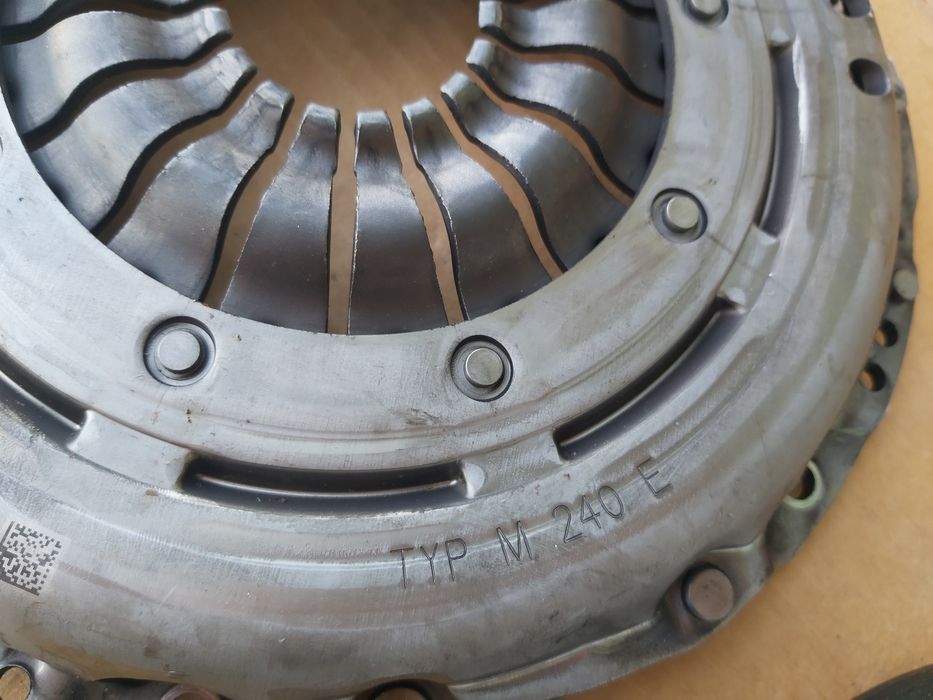 Комплект съединител SACHS за VOLKSWAGEN AUDI SKODA SEAT - 03G141015L