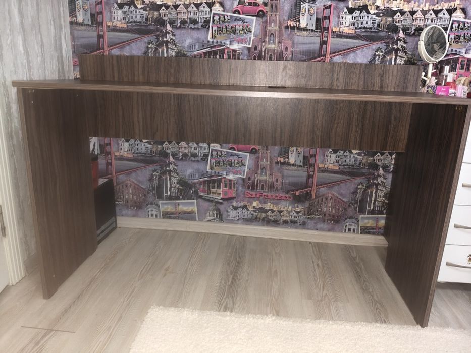 Деревянный Стол.