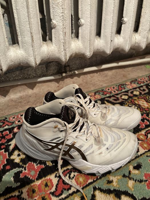 Продам асиксы 39 размер