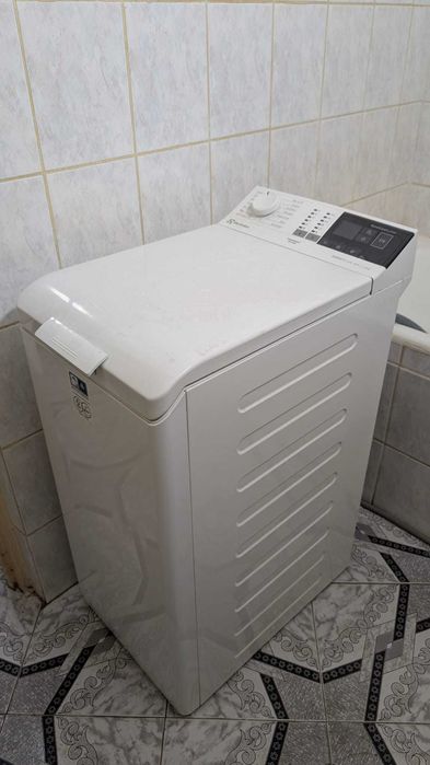 Mașina de spălat verticală Electrolux Perfect Care 600, 6kg