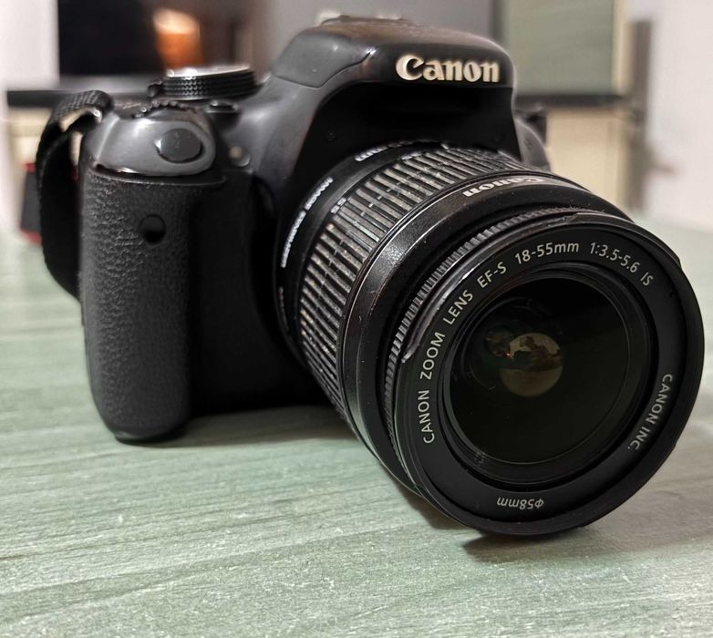 Canon EOS Rebel T3i / 600D