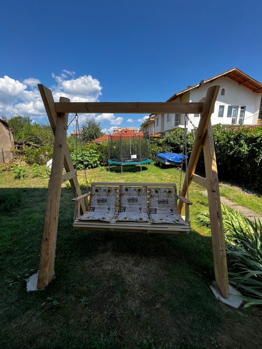 Градинска люлка от дърво