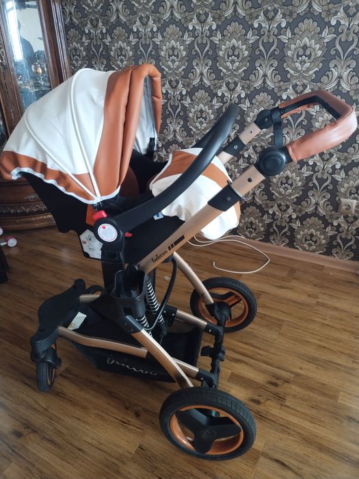 Продам коляску-трансформер с автолюлькой Belecoo