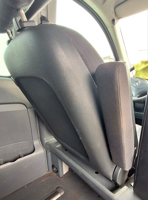 Scaun sofer Vito/Viano W639 cu 2 cotiere.