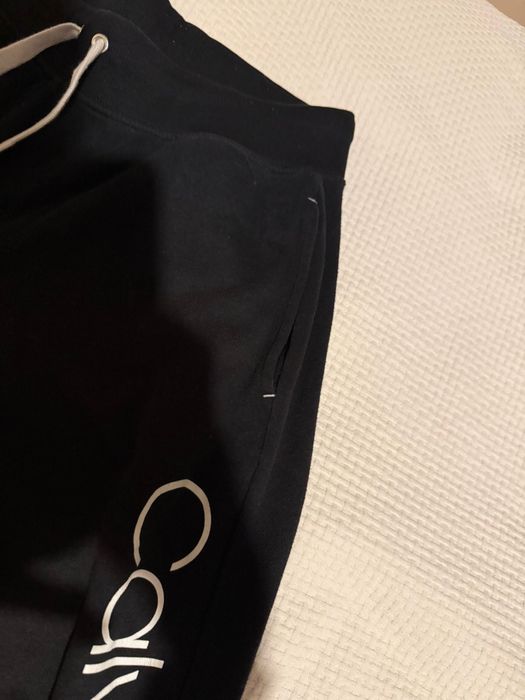 Pantaloni originali Calvin Klein negrii