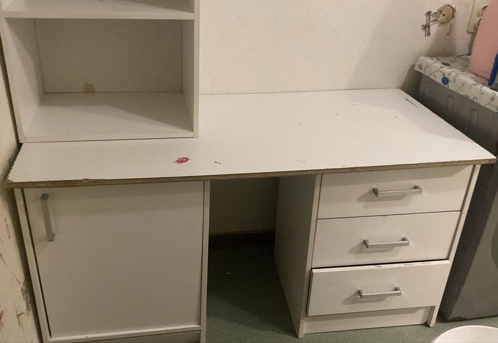 Продам шкаф в хорошем состояние