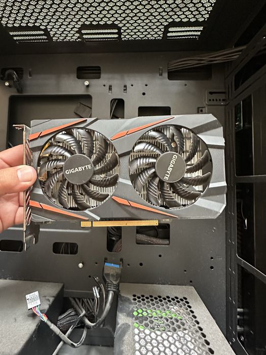 Placa video RX560 OC GYGABITE 4GB